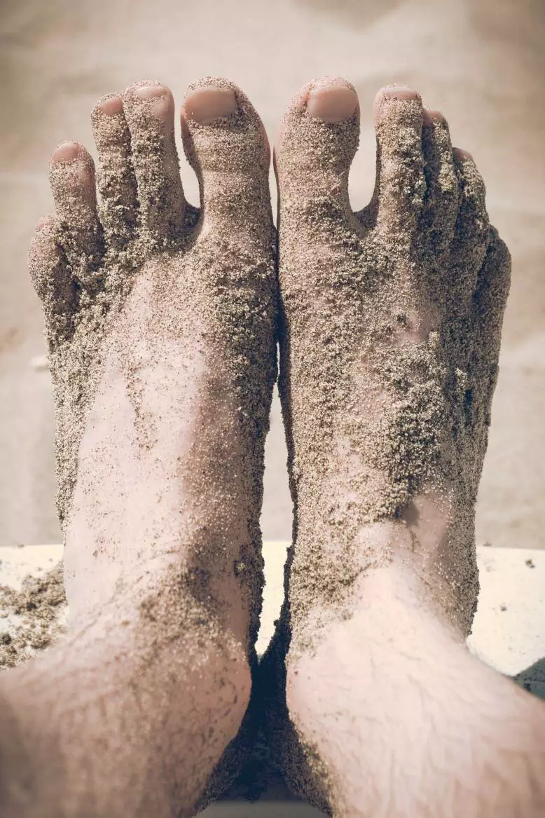 CARING FOR YOUR FEET – SyndromeIliotibial Band Syndrome —
