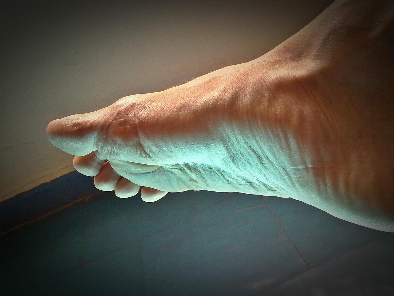 Gentle Plantar Fasciitis Stretches and Strengthening Exercises for Better Foot Comfort
